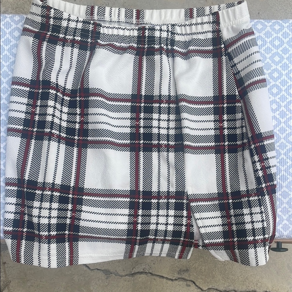 Black and White Mini Bubble Skirt with Pleats